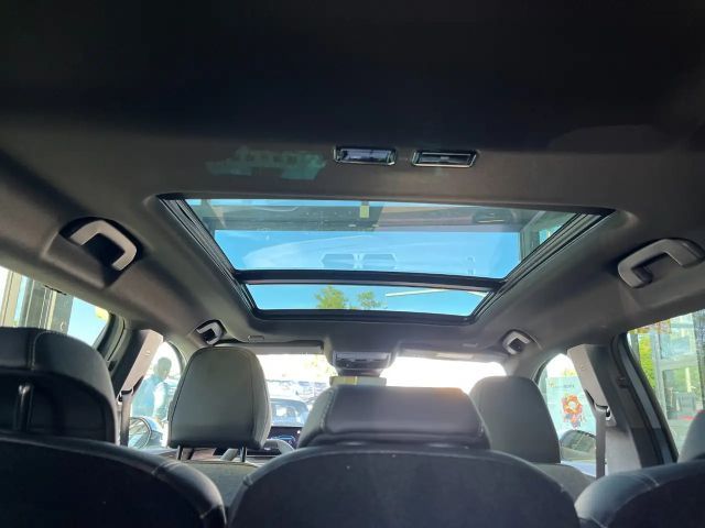 Peugeot E-5008 GT-Line