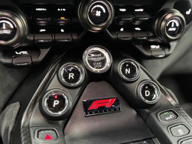 Aston Martin Vantage V8