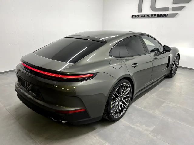 Porsche Panamera 4 E-Hybrid