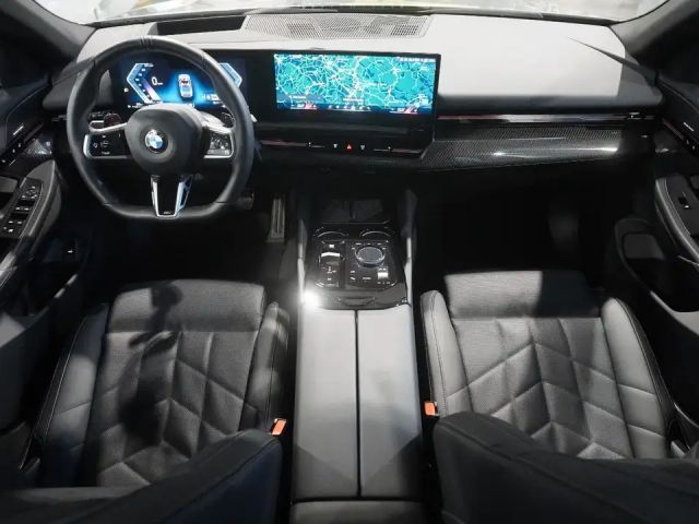 BMW 520 520i M-Sport Sedan