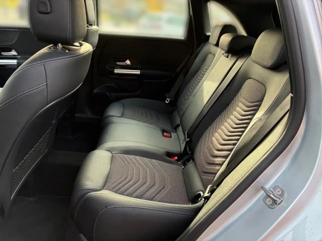 Mercedes-Benz B 180 Progressive Sedan