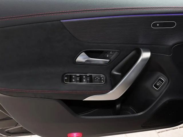 Mercedes-Benz CLA 200 AMG Line Coupé