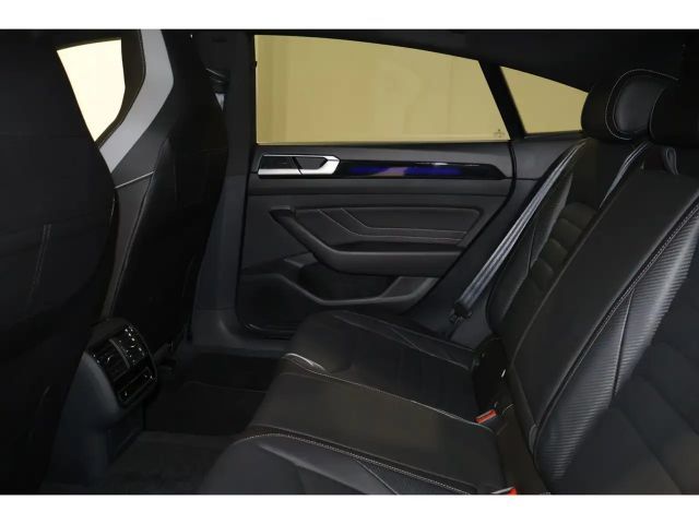 Volkswagen Arteon 2.0 TSI DSG IQ.Drive R-Line