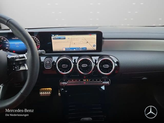 Mercedes-Benz A 250 A 250 e AMG Line