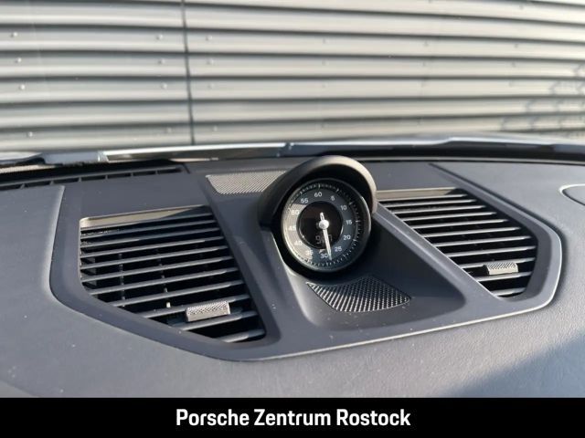 Porsche 992 Cabrio Carrera GTS