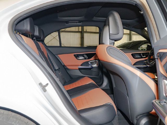 Mercedes-Benz C 200 AMG Line Sedan