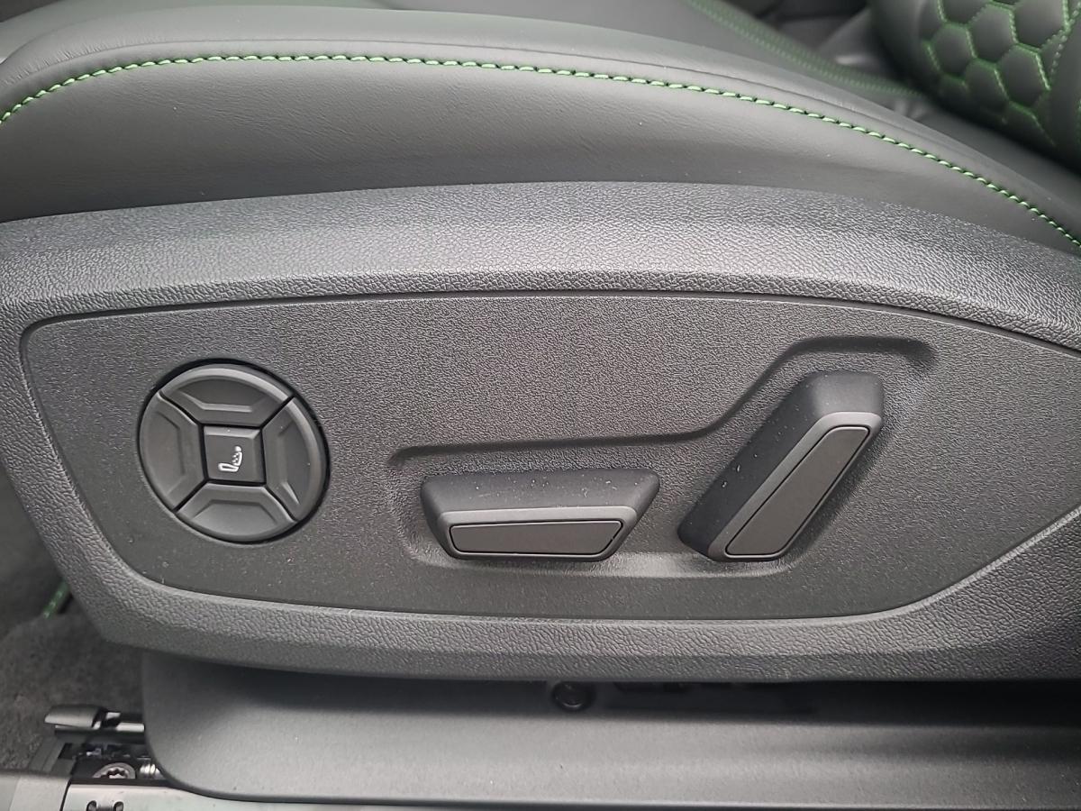 Audi RS3 Quattro S-Tronic Sedan