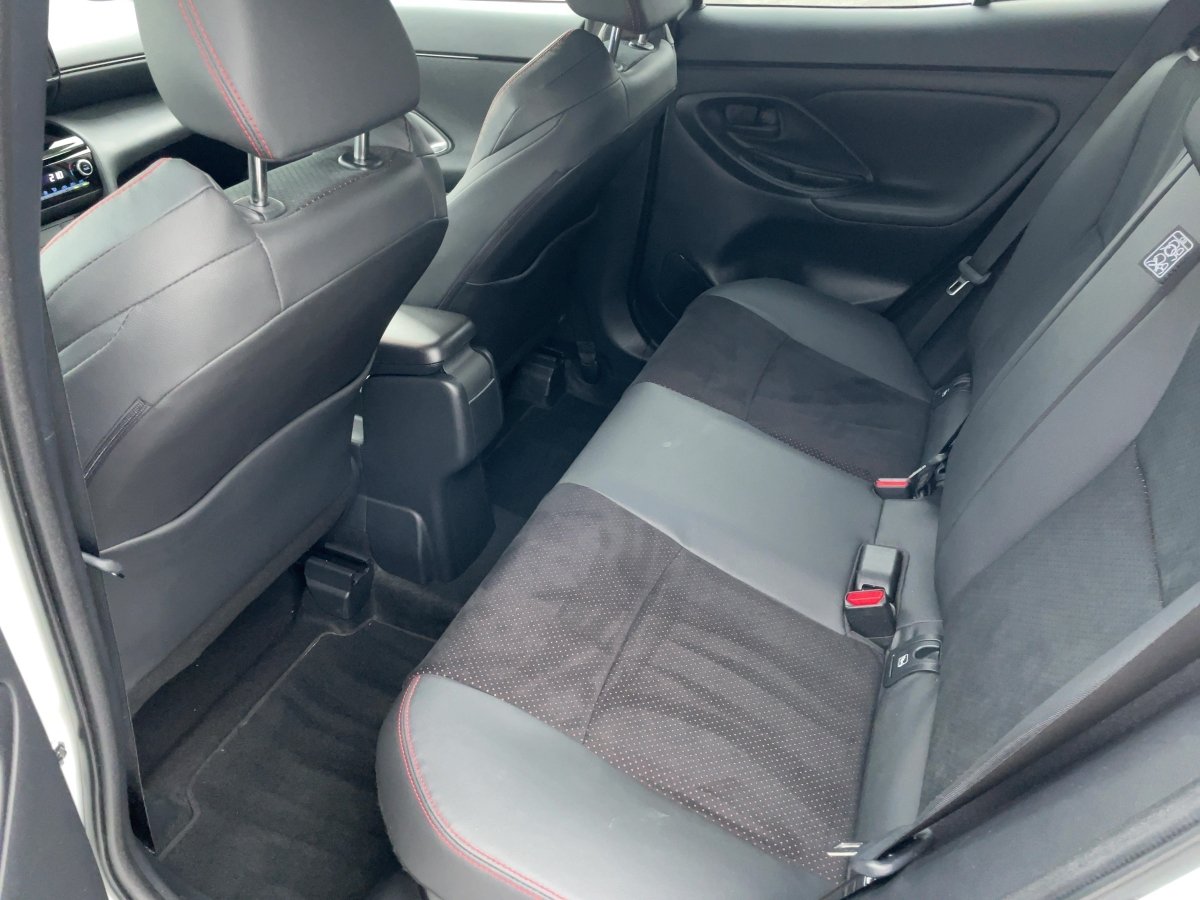 Toyota Yaris Cross 5-deurs Bi-Tone GR