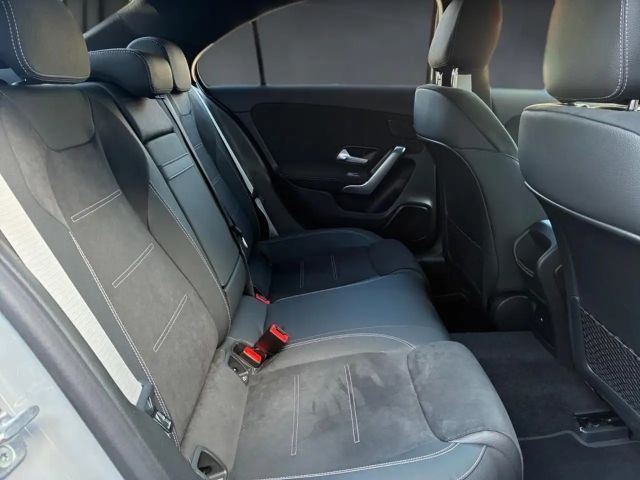 Mercedes-Benz A 250 A 250 e AMG Line