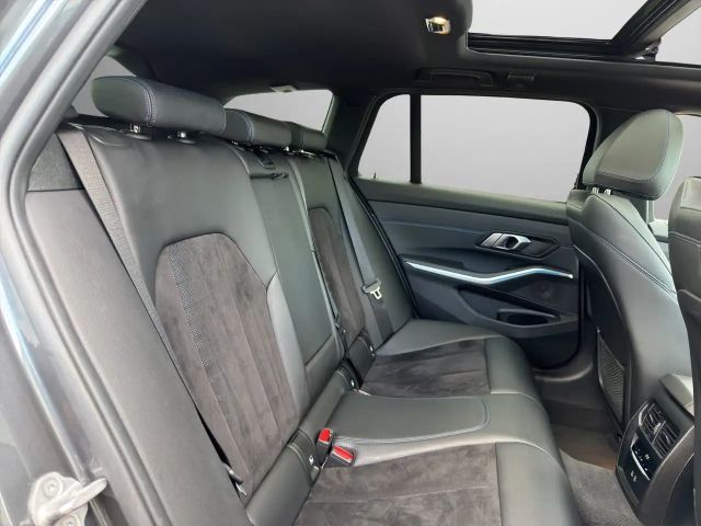 BMW 330 330e M-Sport Touring xDrive
