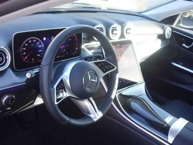 Mercedes-Benz C 180 AVANTGARDE Sedan