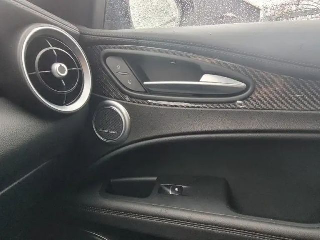 Alfa Romeo Stelvio Q4 Quadrifoglio