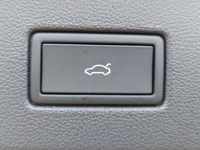 Volkswagen T-Roc 1.5 eTSI DSG R-Line