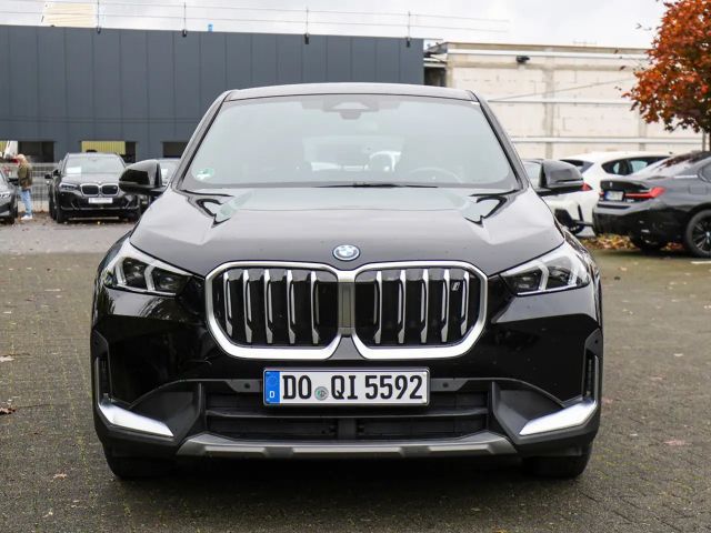 BMW iX1 xDrive30