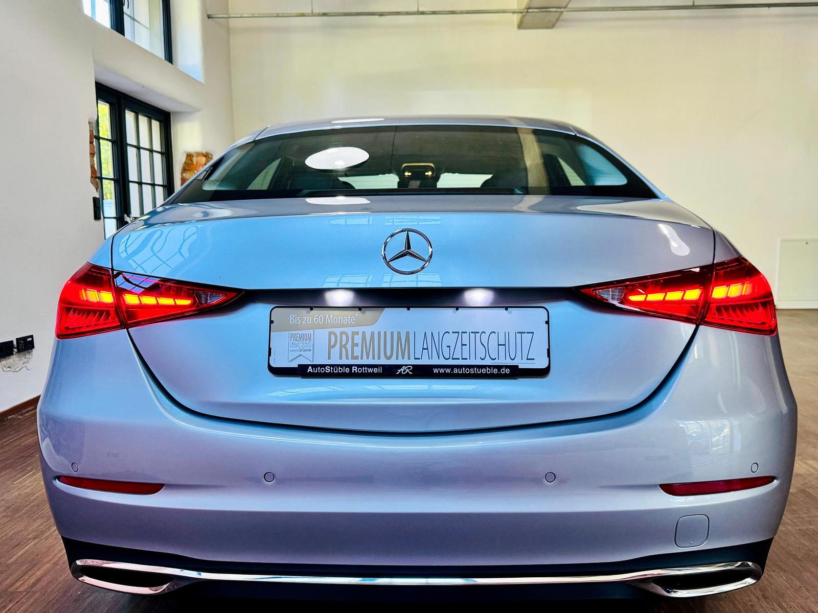 Mercedes-Benz C 200 AVANTGARDE Sedan