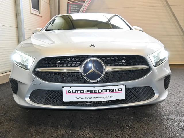 Mercedes-Benz A 200 4MATIC A 200 d