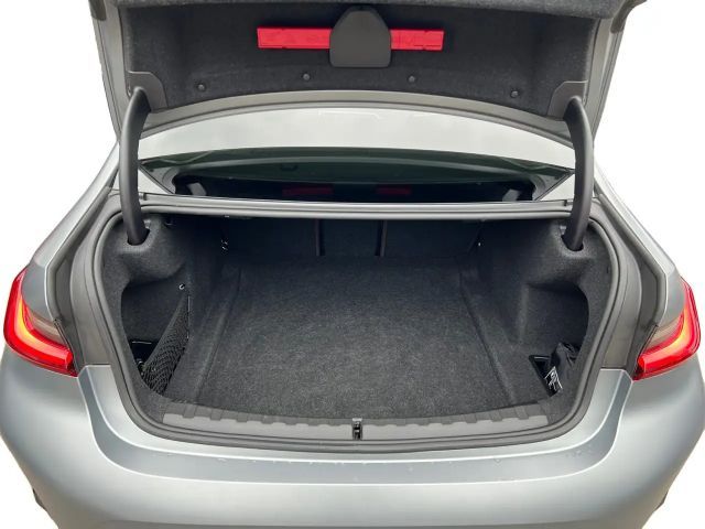 BMW 320 320d M-Sport Sedan xDrive