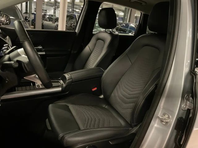 Mercedes-Benz B 200 B 200 d Progressive