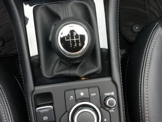 Mazda CX-3 Revolution