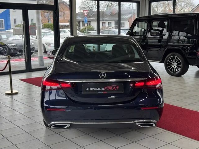 Mercedes-Benz E 220 AVANTGARDE E 220 d Sedan