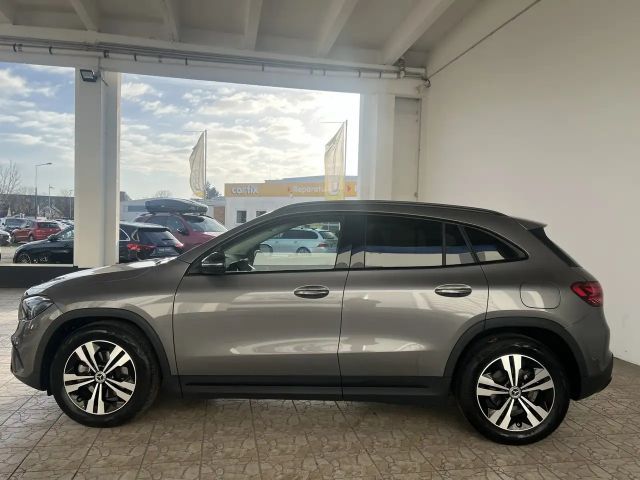 Mercedes-Benz GLA 180 Progressive