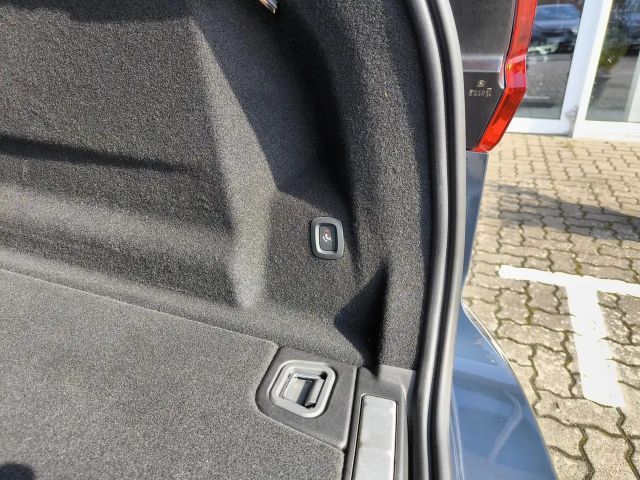 Volvo XC60 AWD Dark Plus