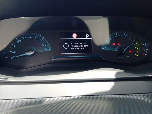 Peugeot E-2008 Active Pack