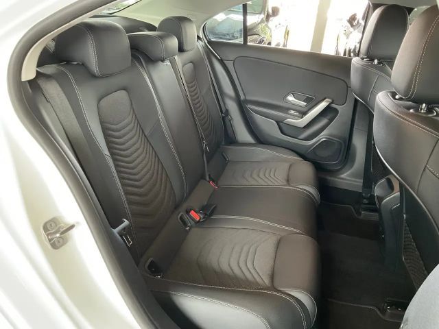 Mercedes-Benz A 200 Progressive