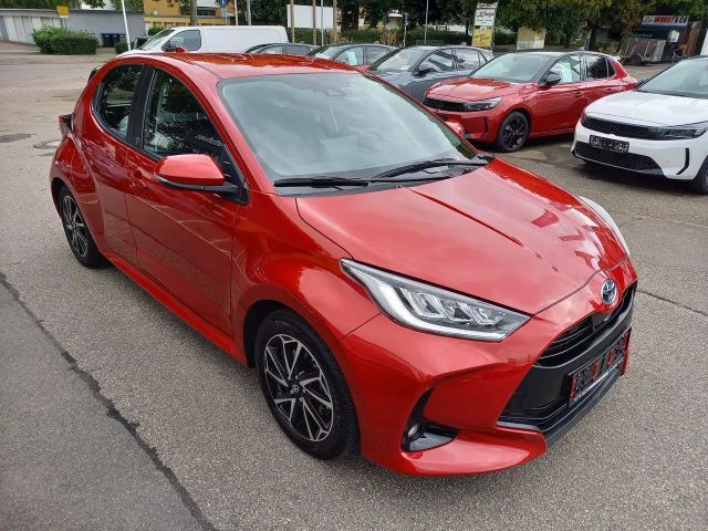 Toyota Yaris Hybride Team D