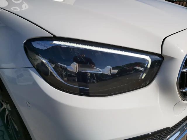 Mercedes-Benz E 300 AVANTGARDE E 300 de