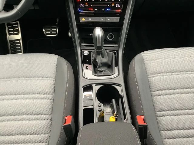 Volkswagen Touran 1.5 TSI DSG R-Line Style