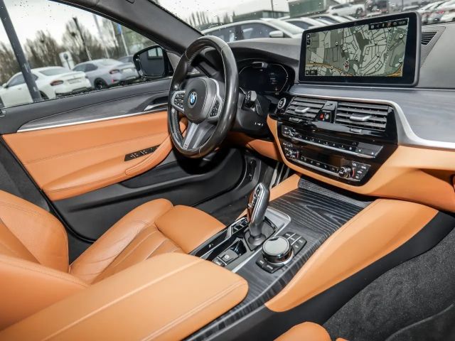 BMW 530 530d M-Sport Touring xDrive