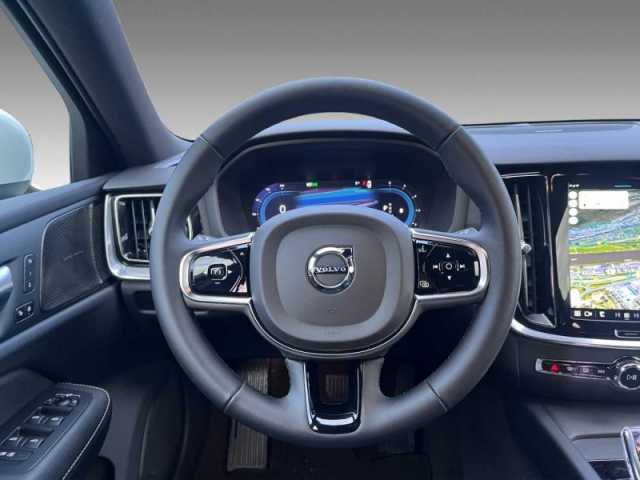 Volvo V60 Cross Country AWD Plus