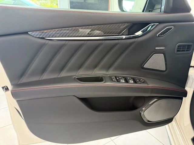 Maserati Quattroporte Trofeo