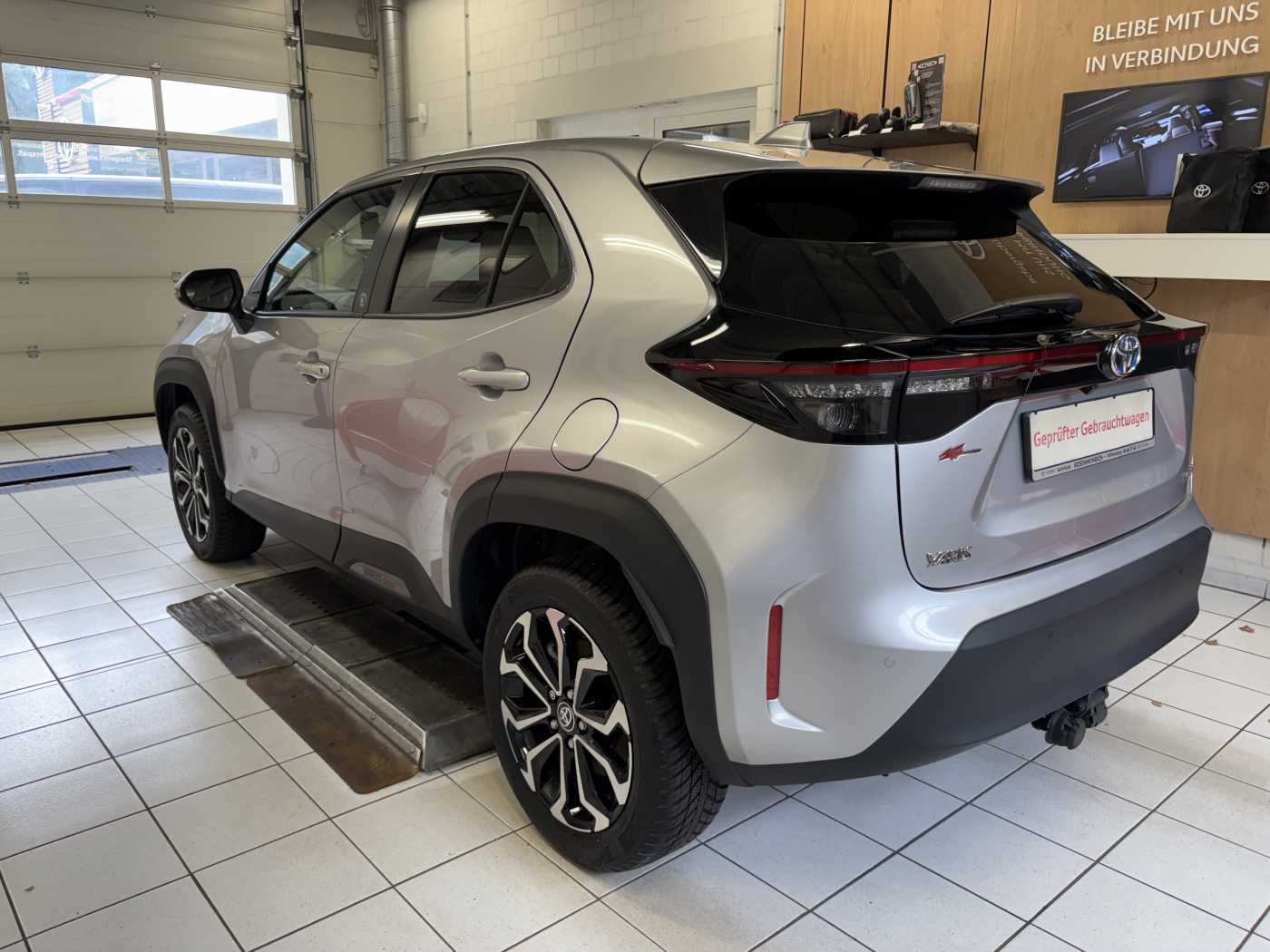 Toyota Yaris Cross 5-deurs Team D