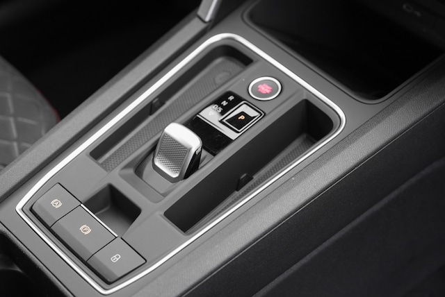 Seat Leon 1.5 eTSI DSG FR-lijn Sportstourer