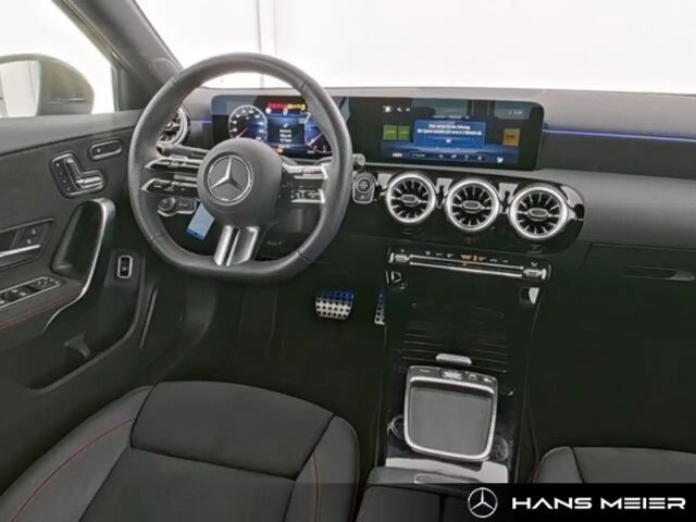 Mercedes-Benz A 220 A 220 d AMG Line