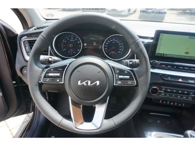 Kia Ceed 1.0T 100 Ultimate Edition Navi Kamera Indukt. 17''