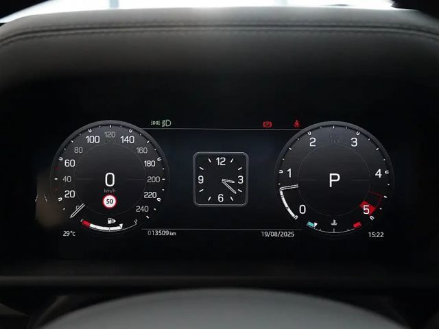 Land Rover Defender 110 D250 Dynamic SE