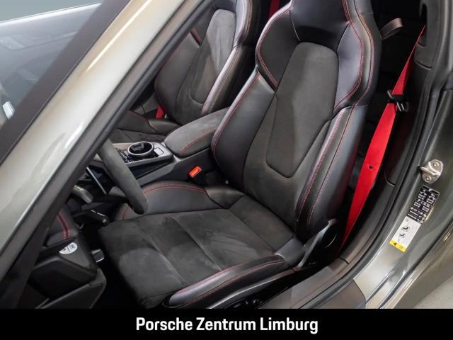 Porsche 992 4 Coupé GTS Targa