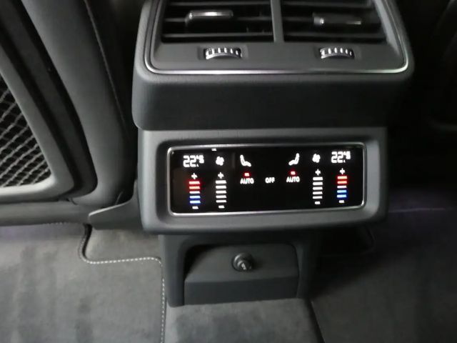 Audi Q8 e-tron 55 Business Quattro