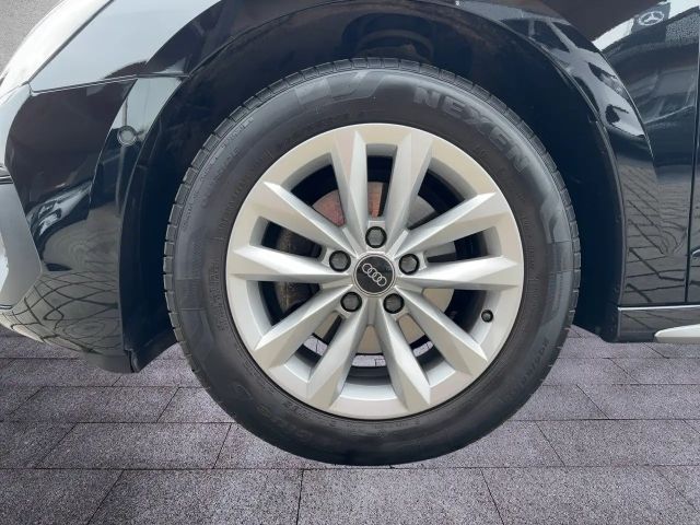 Audi A3 30 TFSI Ambiente Sedan