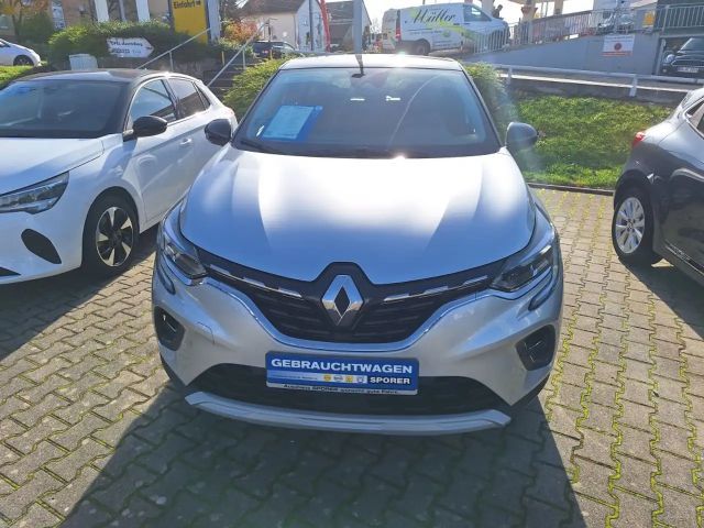 Renault Captur E-Tech Intens