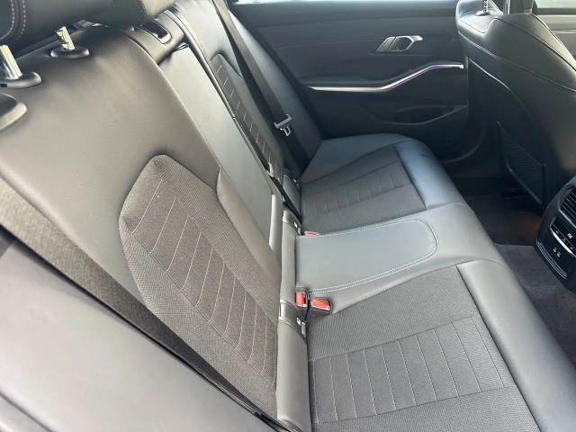 BMW 320 320d Sport Line xDrive