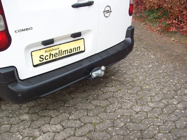 Opel Combo E 1.2 Cargo XL Holzboden Anhängerkupplung