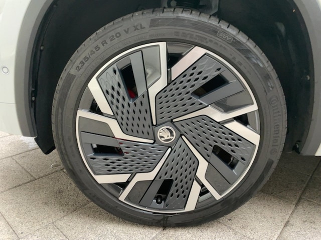 Skoda Kodiaq MATRIX+APP+DAB+AHK+PANO+VIRT+ACC+LED