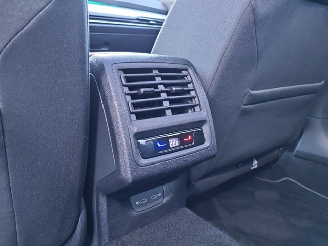 Volkswagen Golf 1.5 TSI DSG Life Variant