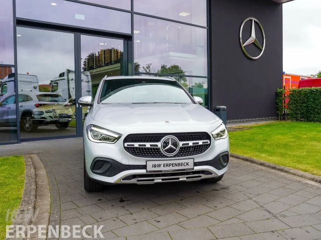 Mercedes-Benz GLA 200 Progressive