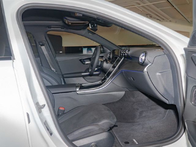 Mercedes-Benz C 220 AMG Line C 220 d Sedan