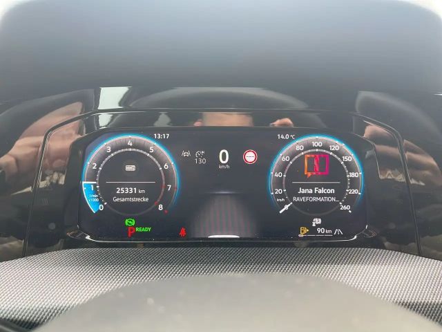 Volkswagen Golf 1.5 eTSI DSG R-Line